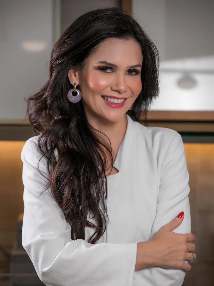 Dra. Tassiane Alvarenga