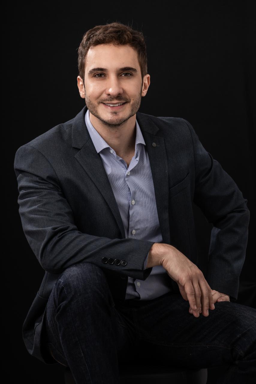 Dr. Gladstone Faria